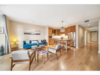 Photo #3: 665362575 Listing 