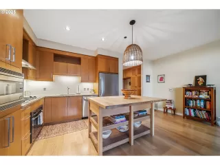 Photo #4: 665362575 Listing 