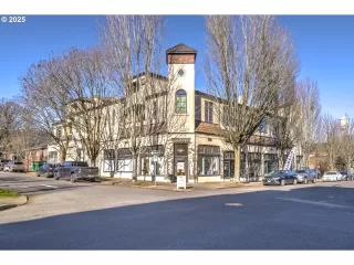 Photo #4: 665980484 Listing