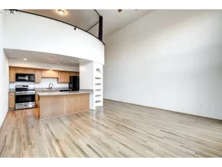 Photo #6: 665980484 Listing