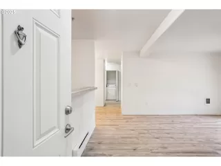 Photo #3: 666002740 Listing 