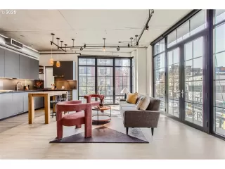 Photo #3: 666193659 Listing 