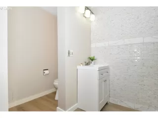 Photo #5: 666355183 Listing