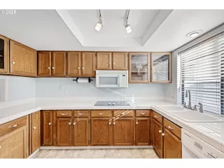 Photo #6: 666579261 Listing 