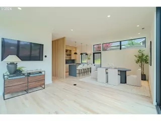 Photo #3: 667374870 Listing 