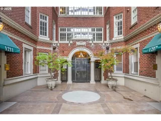 Photo #3: 668751042 Listing