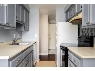 Photo #5: 670652495 Listing 