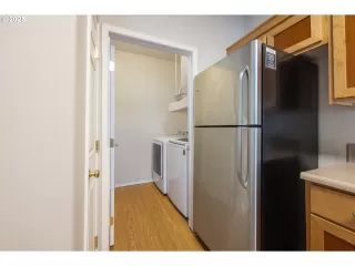 Photo #5: 671015726 Listing