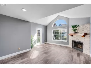 Photo #3: 671031309 Listing 