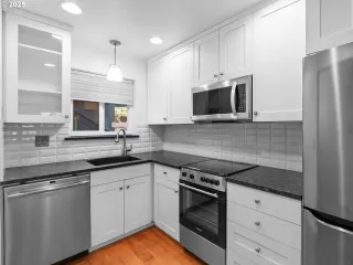 Photo #4: 671031488 Listing