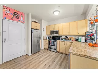 Photo #4: 671130951 Listing 