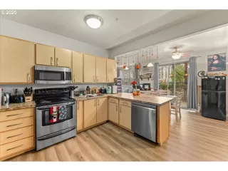 Photo #5: 671130951 Listing 