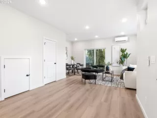 Photo #2: 671151934 Listing 