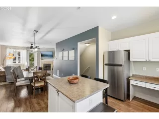 Photo #5: 671500568 Listing
