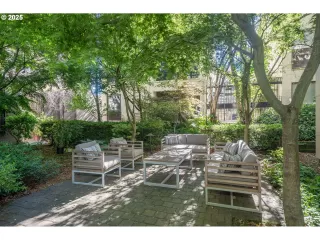 Photo #2: 671543616 Listing