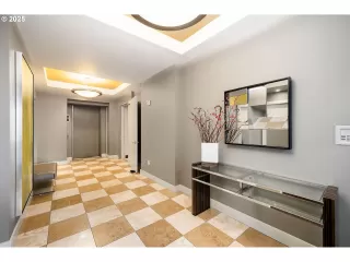 Photo #5: 671543616 Listing