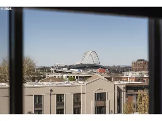 Photo #6: 671543616 Listing