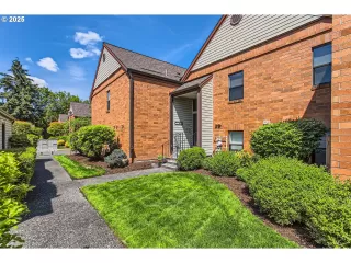 Click for more information on MLS # 671783124 : 11992 SW ROYALTY CT 11 More Details about MLS # 671783124 : 11992 SW ROYALTY CT 11