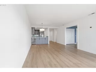 Photo #4: 672186473 Listing 