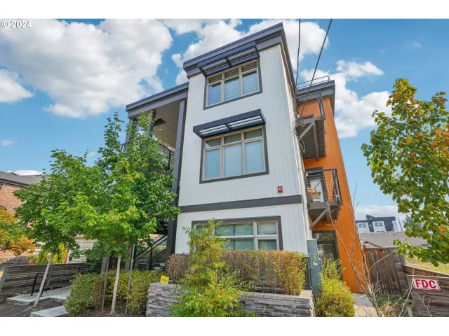MLS: 672606941 Condo For Sale