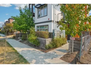 Photo #5: 672606941 Listing 