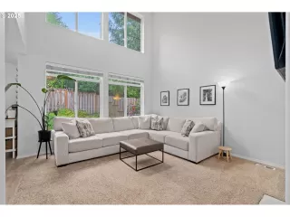 Photo #3: 673329167 Listing