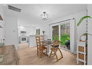 Photo #5: 673329167 Listing