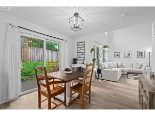 Photo #6: 673329167 Listing