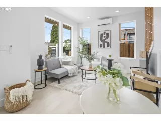 Photo #3: 673637833 Listing 