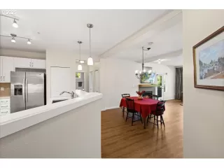 Photo #5: 673770231 Listing