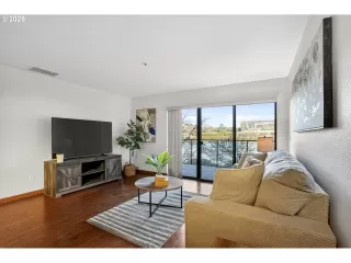 Photo #2: 673924571 Listing 