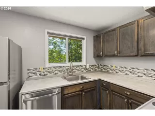 Photo #2: 674121089 Listing 