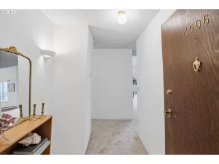 Photo #2: 674212305 Listing