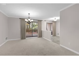 Photo #4: 674379439 Listing