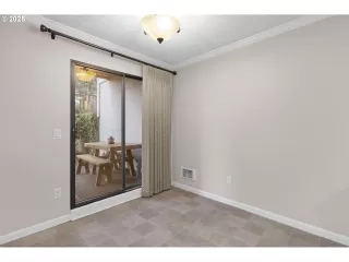 Photo #5: 674379439 Listing