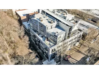 More Details about MLS # 674694410 : 725 NW FLANDERS ST 402