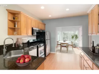 Photo #3: 675287587 Listing 