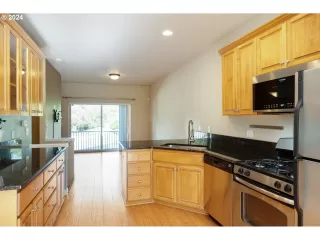 Photo #5: 675287587 Listing 