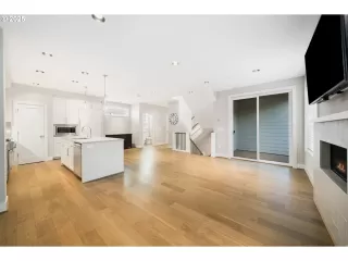 Photo #1: 675672507 Listing