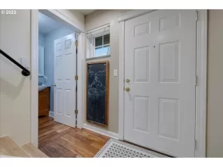 Photo #6: 675737467 Listing