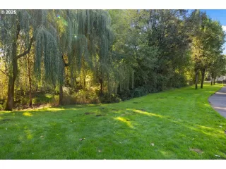 Photo #3: 675787976 Listing