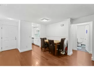 Photo #6: 676307793 Listing 