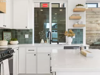 Photo #5: 676515080 Listing