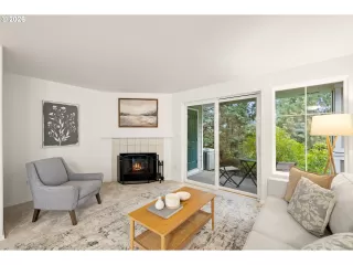 Photo #3: 676776201 Listing 