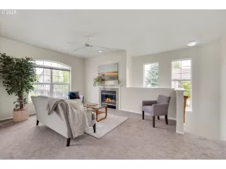 Photo #6: 677285382 Listing 