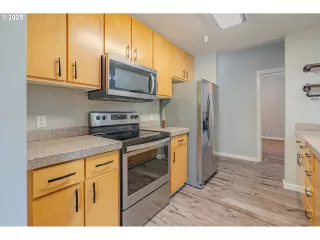 Photo #2: 677421646 Listing