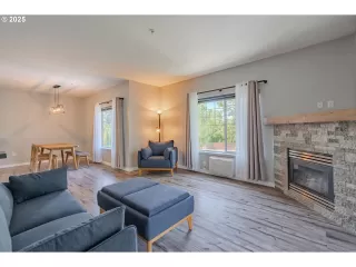 Photo #5: 677421646 Listing