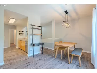 Photo #6: 677421646 Listing