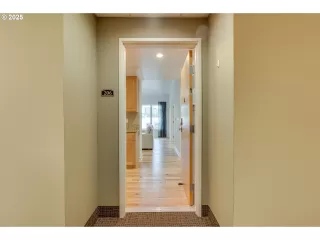 Photo #5: 677786164 Listing