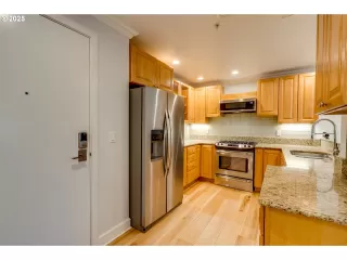 Photo #6: 677786164 Listing